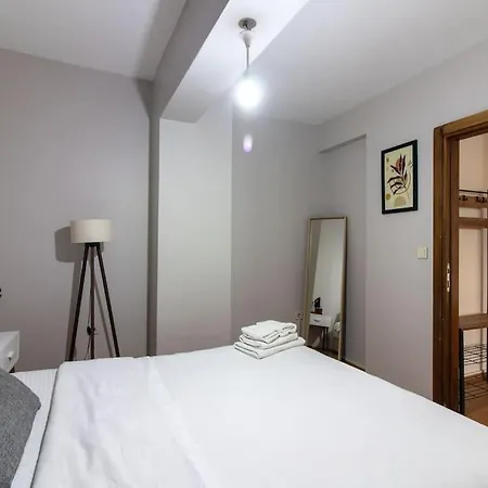 Cozy Modern 1br W Patio New Building In Maltepe Apartament