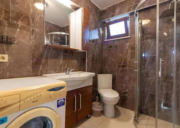 Appartement Cozy Modern 1br W Patio New Building In Maltepe Istambul