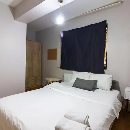 Cozy Modern 1br W Patio New Building In Maltepe איסטמבול